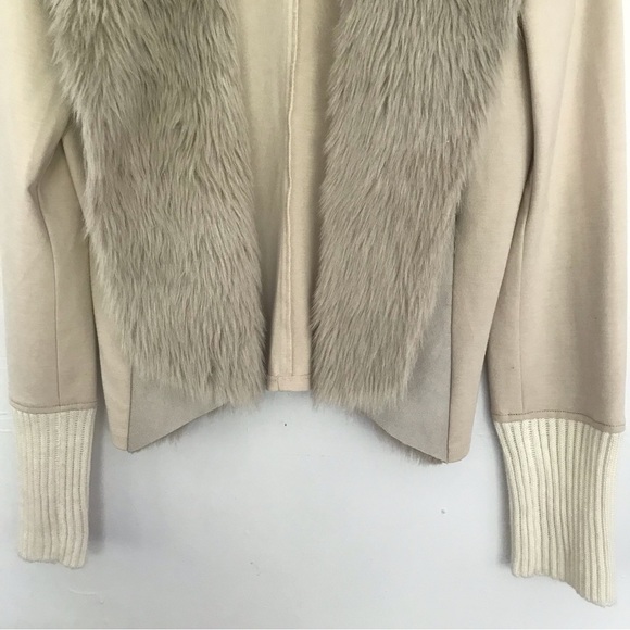 ARMANI EXCHANGE Women's Cream Cardigan Faix Fur Collar Size S - Picture 2 of 3